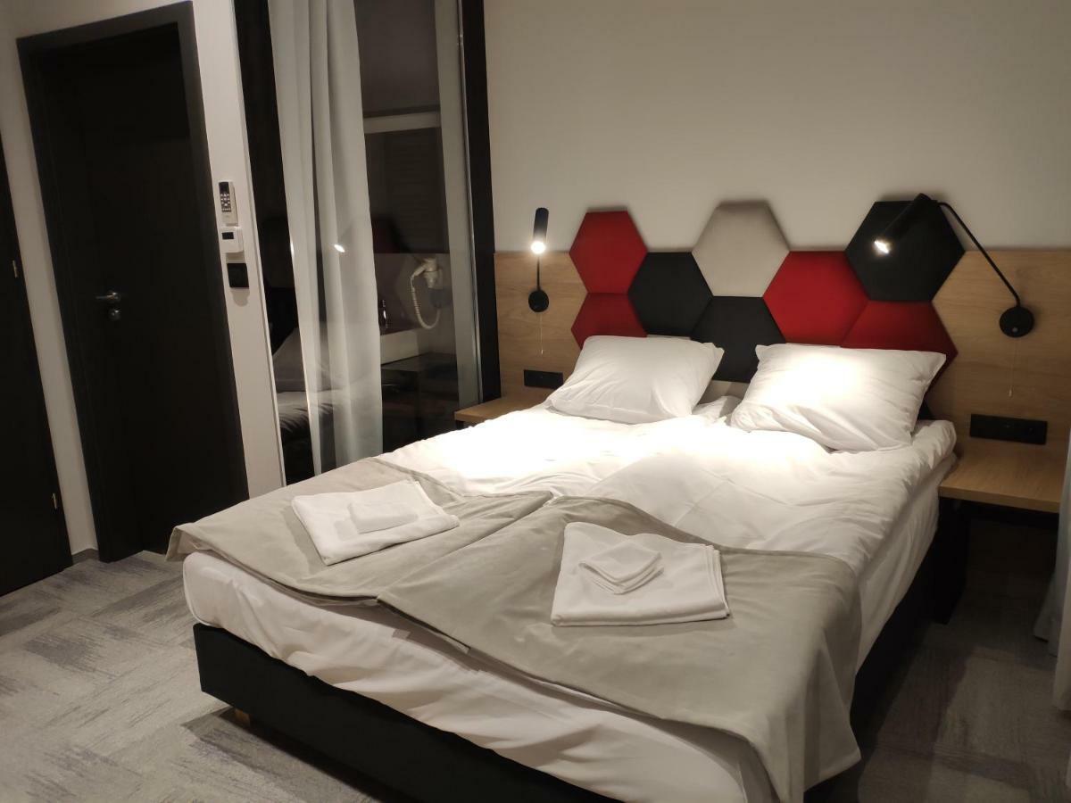 H33 Apartamenty - tylko rezerwacje służbowe Bytom Zewnętrze zdjęcie