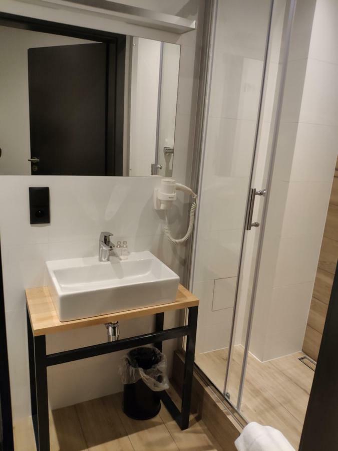 H33 Apartamenty - tylko rezerwacje służbowe Bytom Zewnętrze zdjęcie